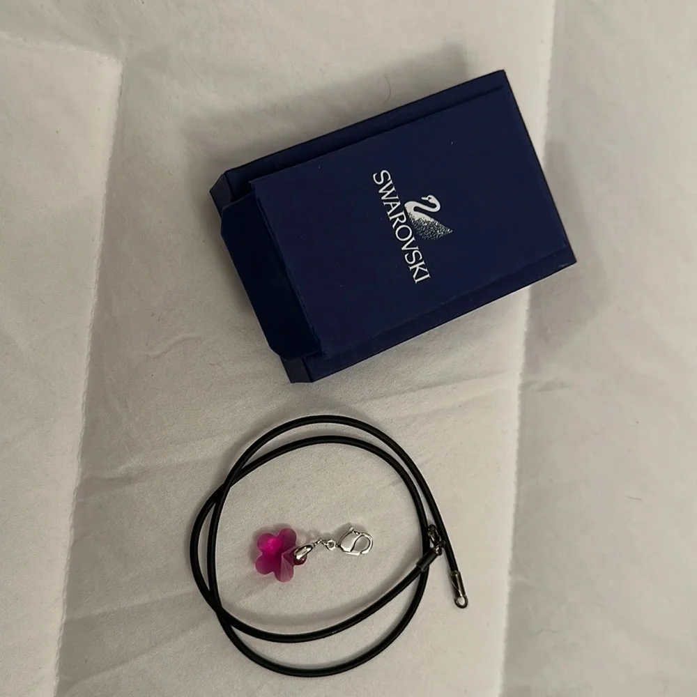 Necklace - Picture 1 of 2
